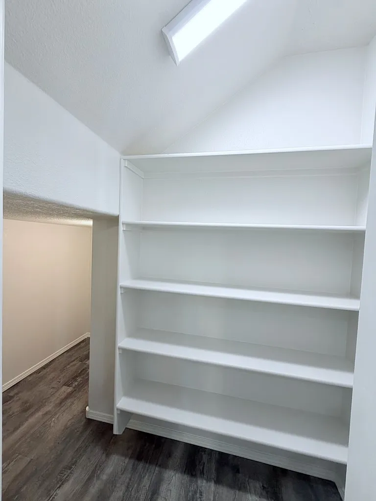 3 bed, 2.5 bath, 2043 sqft, $2,850 — Photo 4
