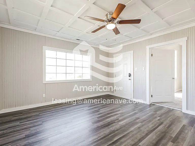 1669323_003_living_room_14394514.jpg