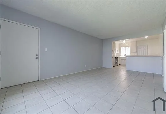 3868 Potomac Ave #6 — Photo 9