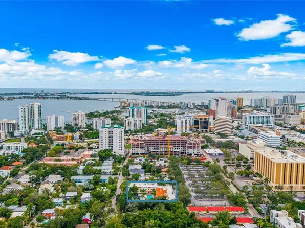 1685 LAUREL STREET #4, SARASOTA, FL 34236