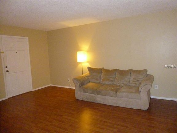 3rd image of 1100 Martinique Dr APT 215