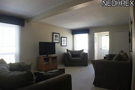 3rd image of 6884 Stratford Cir APT B