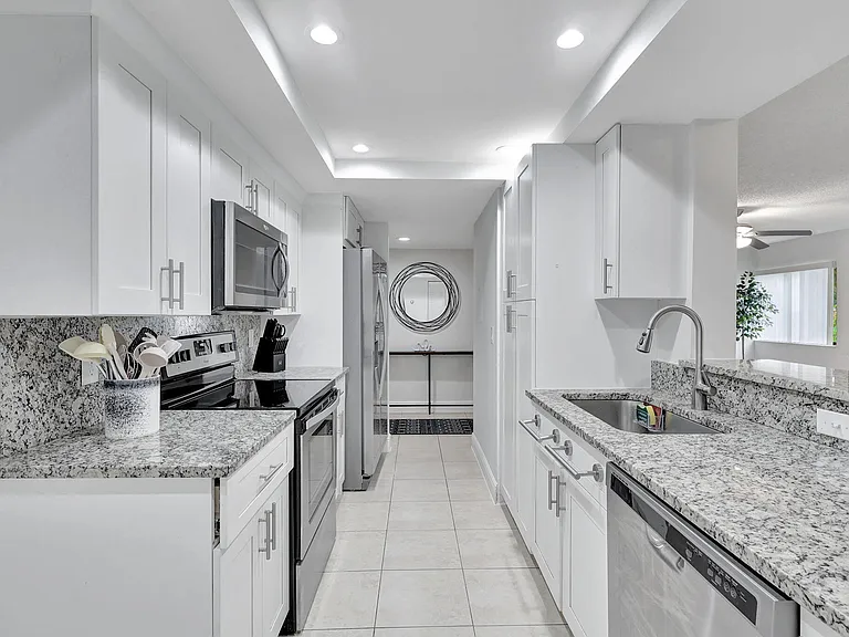12641 Westhampton Cir #C311 — Photo 13