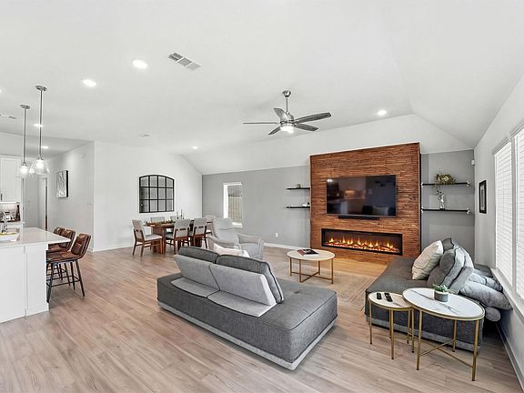 3rd image of 8611 Pier Cove Dr