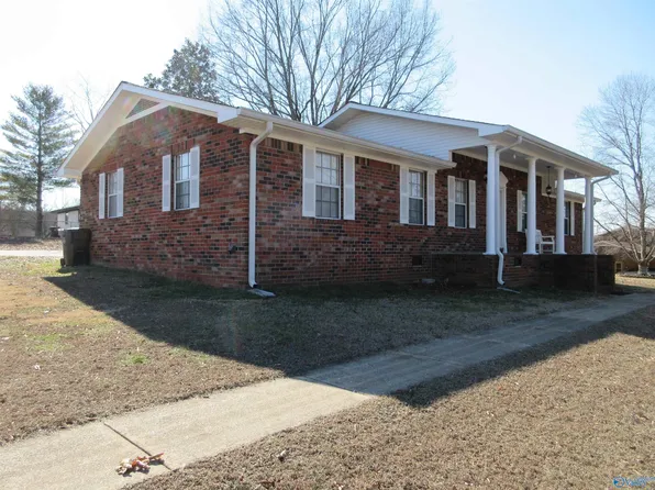 281 County Road 370, Stevenson, AL 35772