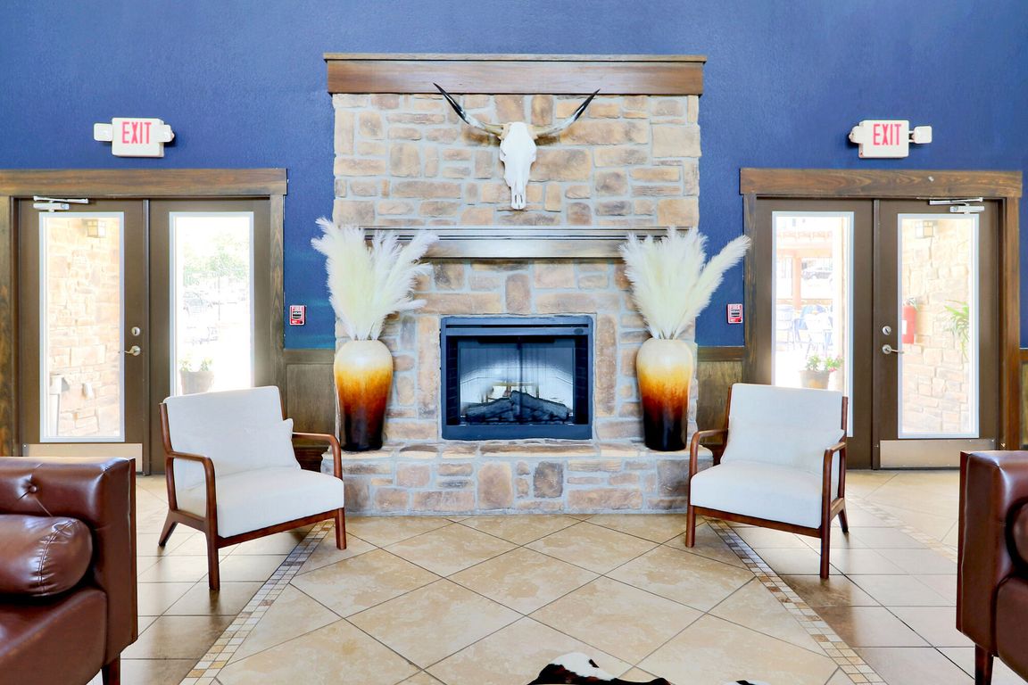 Clubhouse Mountain Ranch Apartments