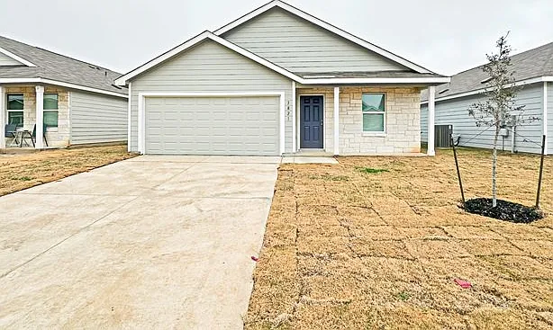 3 bed, 2.0 bath, 1474 sqft, $1,575 — Photo 1