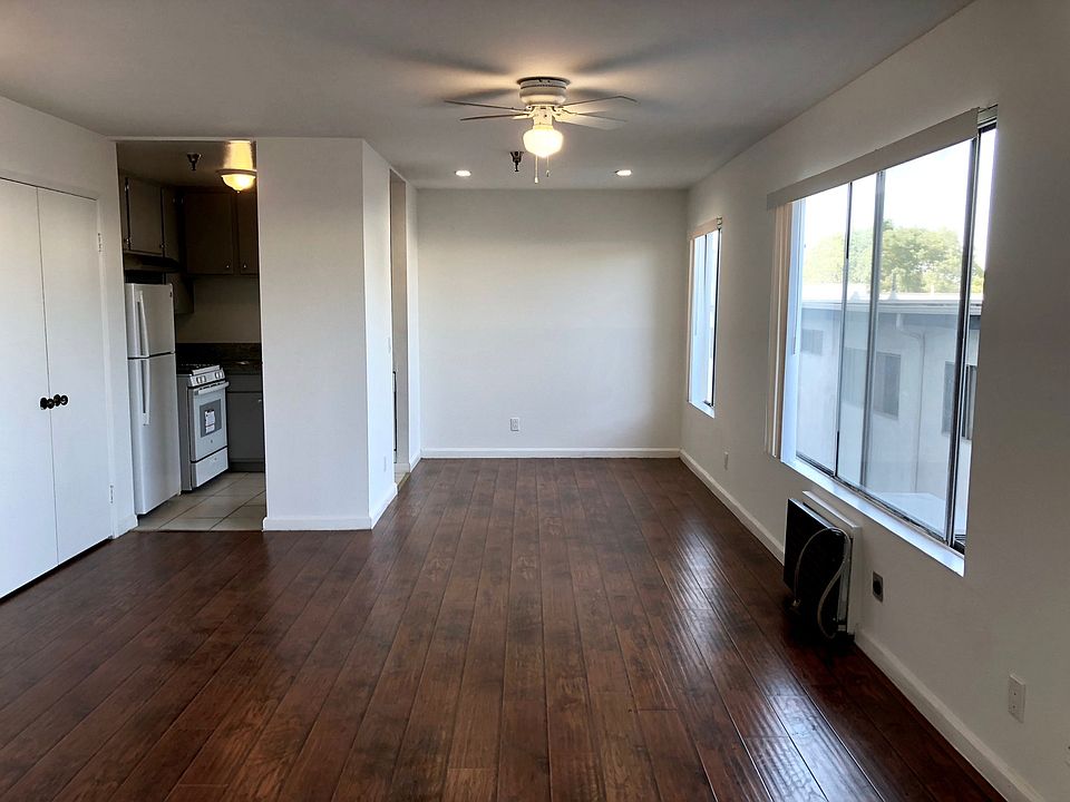 1st image of 3746 Mentone Ave APT 203