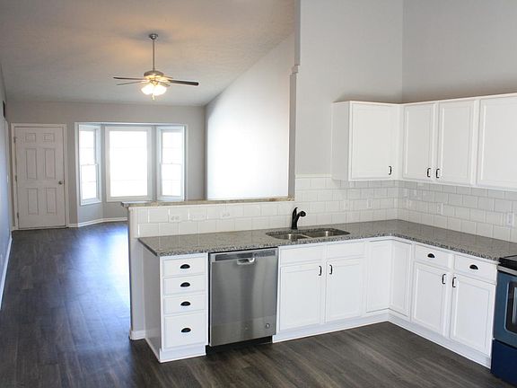 Kitchen to Livingroom