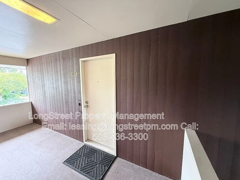 2620 NW Tyler Ave — Photo 5