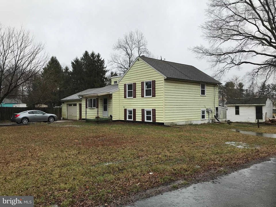 2nd image of 2101 Nuttal Ave
