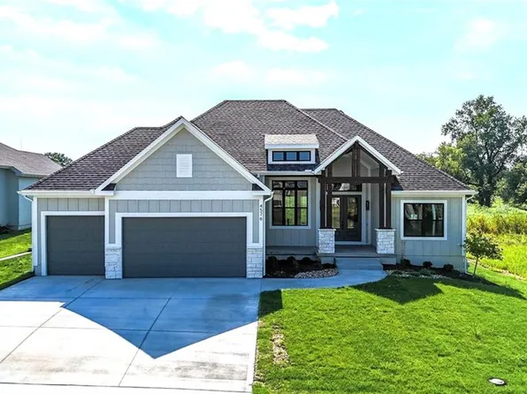 4576 Aspen Dr, Basehor, KS 66007