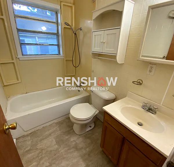 1528 Ewell Ave — Photo 6