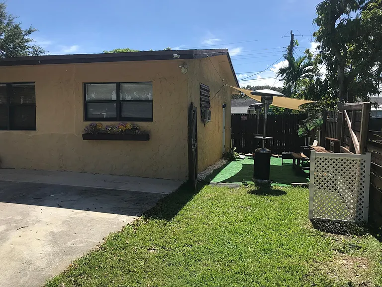 310 SW 9th Ave — Photo 40