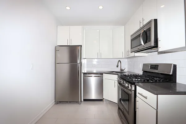 Rented by Nooklyn NYC LLC | media 8