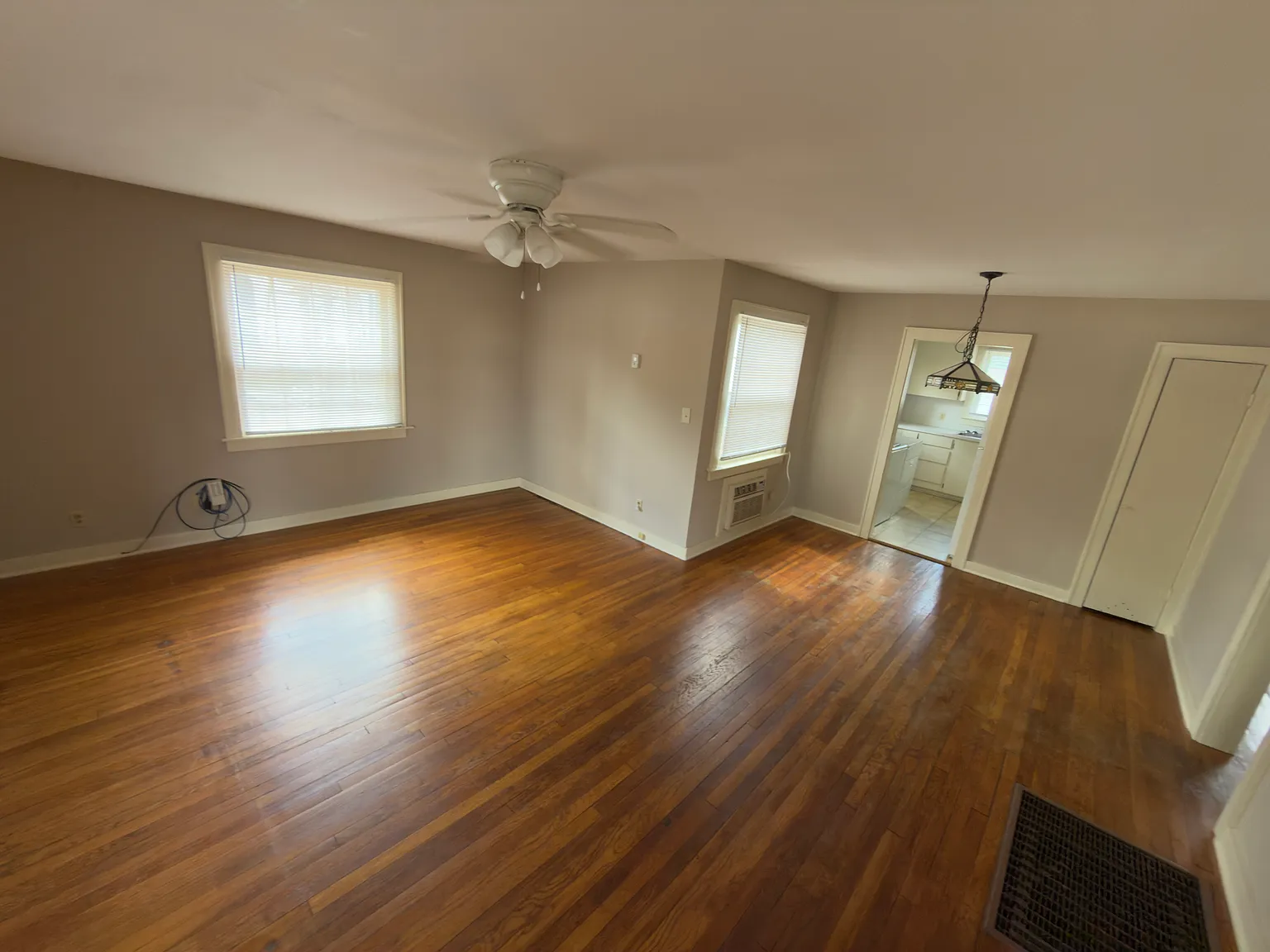 2 bed, 848 sqft, $1,000 — Photo 2