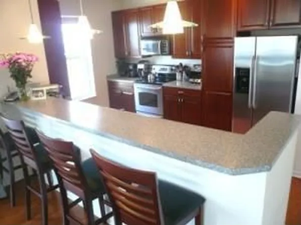 3930 S Lake Dr APT 309, Saint Francis, WI 53235