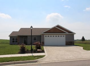 205 Chickadee Ln, Warsaw, IN 46580