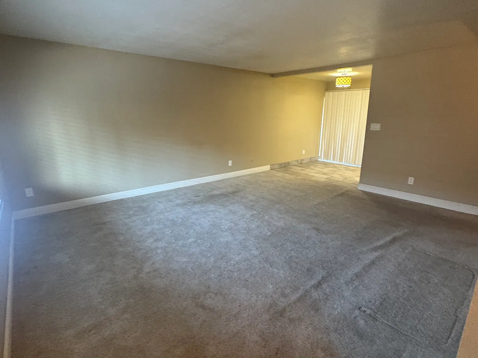 6020 N Poplar Ave — Photo 4