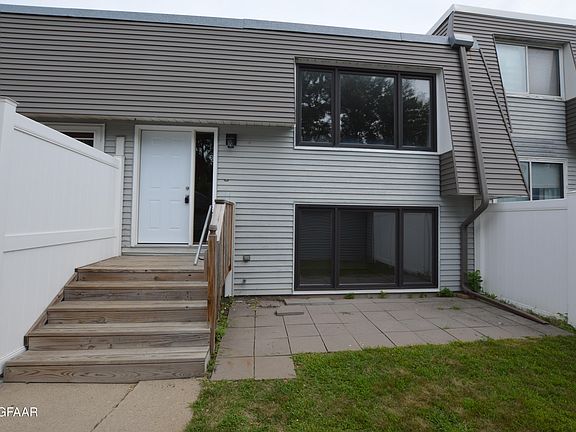 2nd image of 922 N 39th St