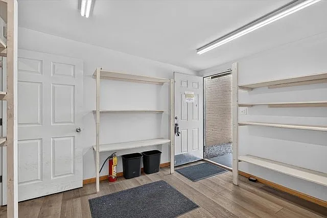 607 W Roosevelt Rd — Photo 26