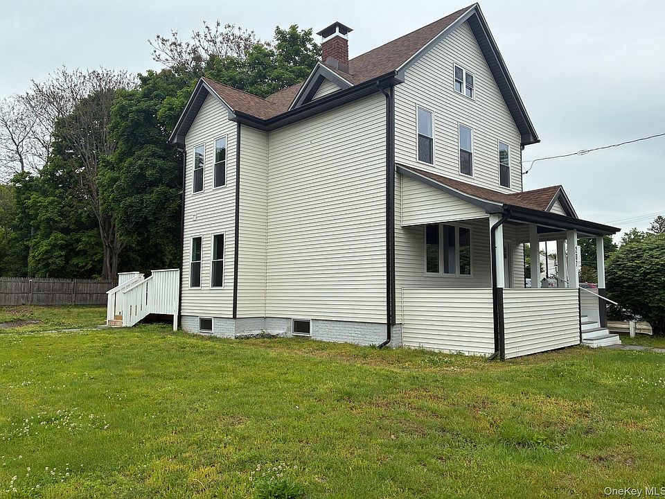 1st image of 207 E Main Street