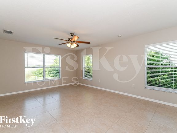 2nd image of 1920 NW 24th Ave