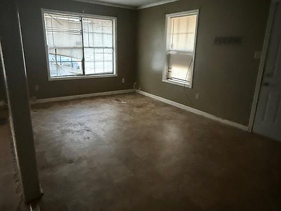 3rd image of 702 Dover Rd