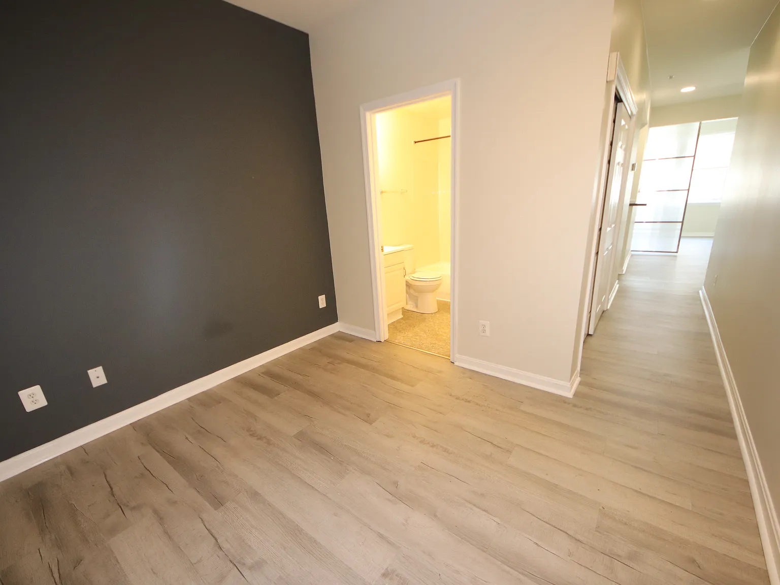 1 bed, $1,199 — Photo 3