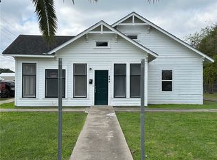 616 Hall St, Sinton, TX 78387