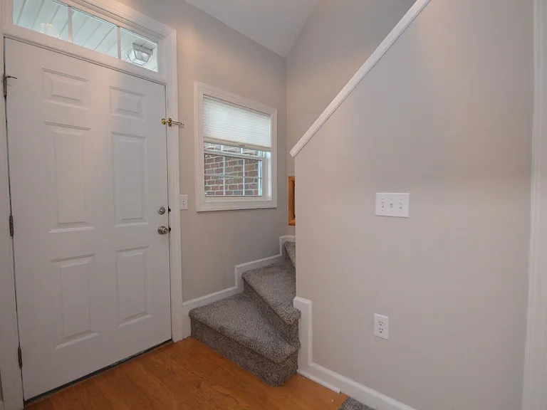 3319 Philmont Dr — Photo 3