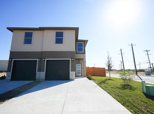 5301 Vista Trail Dr, Laredo, TX 78045