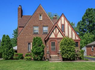 5862 Lotusdale Dr, Parma Heights, OH 44130