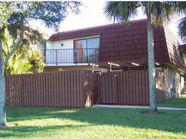 8461 Boca Rio Dr, Boca Raton, FL 33433