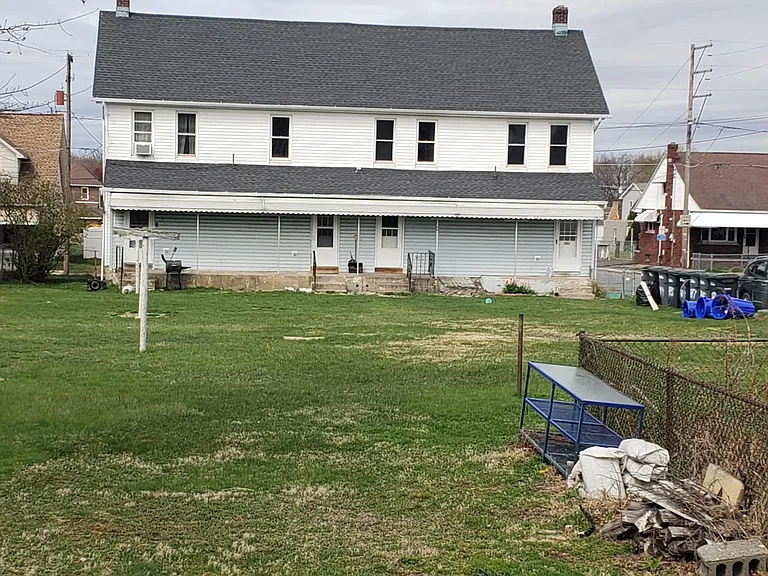 887 Peace St — Photo 4