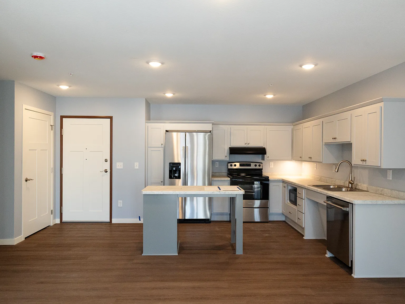 1 bed, 1100 sqft, $1,800 — Photo 1