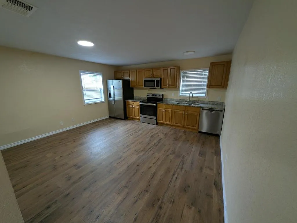 730 Aransas Ave — Photo 1