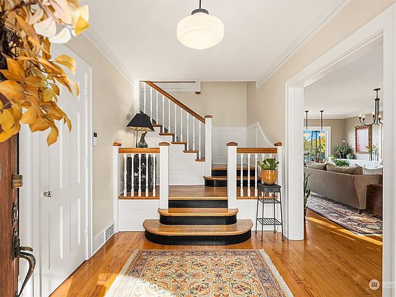 2nd image of 705 N Yakima Avenue