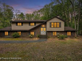 3834 Foxborough Ct, Stroudsburg, PA