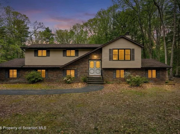 3834 Foxborough Ct, Stroudsburg, PA 18360