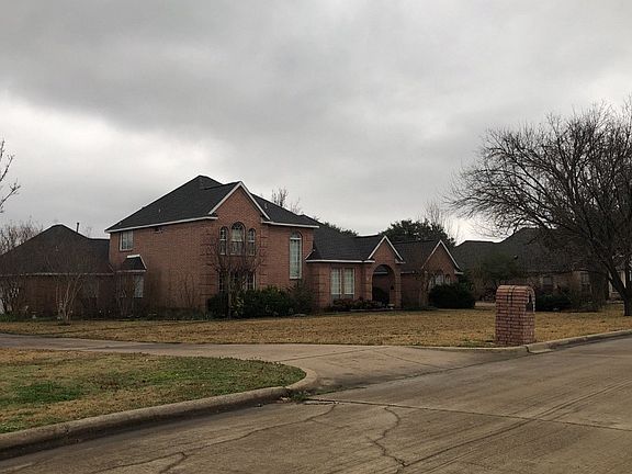 3rd image of 474 Chippendale Dr