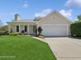 1684 Cedar Glen Dr, Libertyville, IL 60048