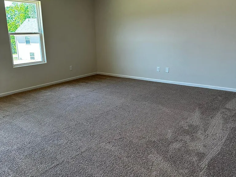 240 Harrow Ter — Photo 13