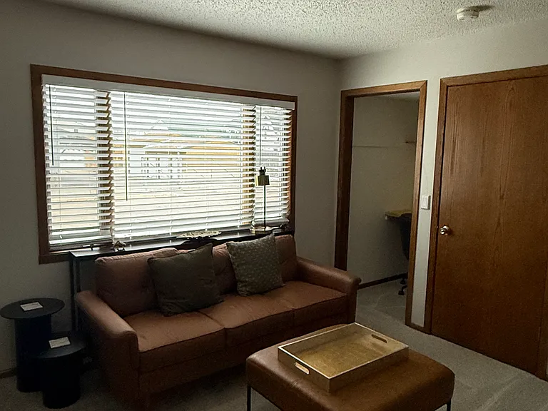 10 10 1/4 St SE — Photo 12