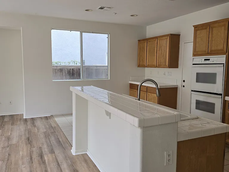 1414 Vida Dr — Photo 2