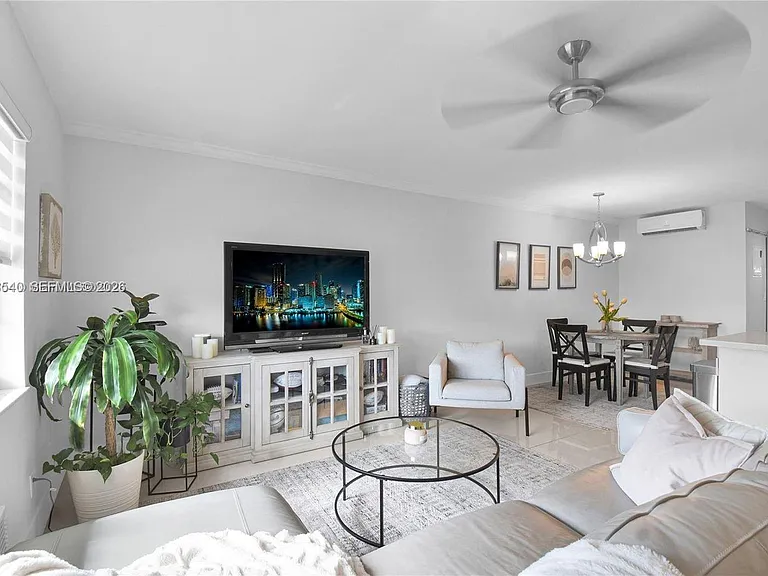 2701 Middle River Dr #3 — Photo 2