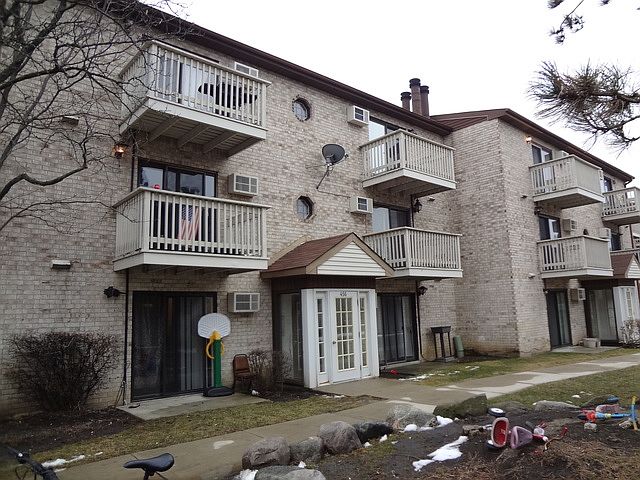2nd image of 456 E Spruce Dr APT 2B