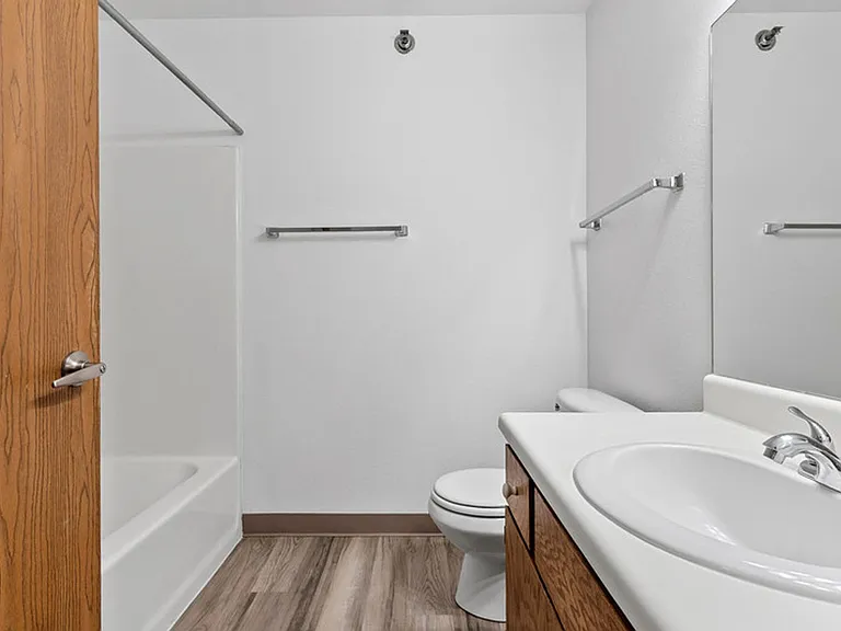 City View Apartments — Photo 57