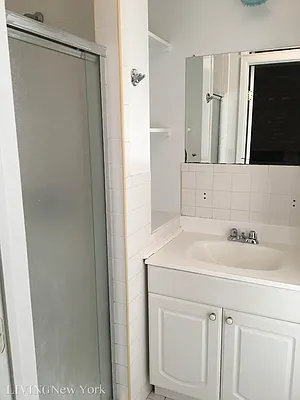 Rented by Living New York | media 37