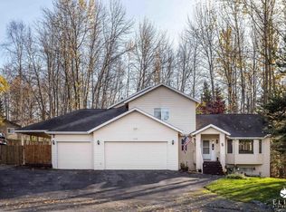 17150 Vanover Cir, Eagle River, AK 99577